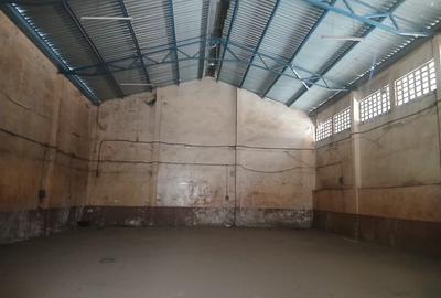 Warehouse with Parking in Industrial Area - 3