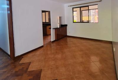 3 Bed Apartment with En Suite at Lavington - 4