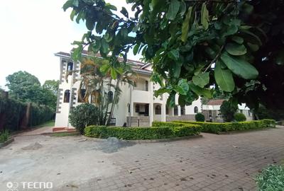 5 Bed House with En Suite at Off Benin Dr