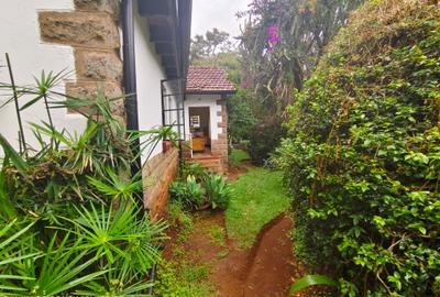 4 Bed House with En Suite at Lavington Green