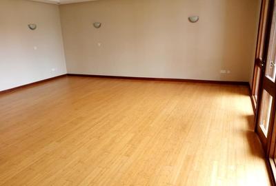 4 Bed Apartment with En Suite at Riverside Drive