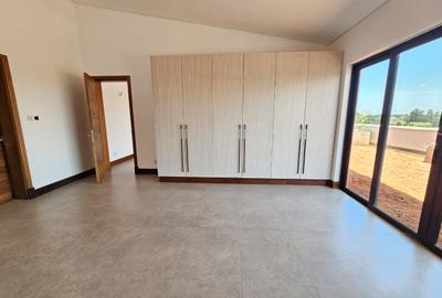 5 Bed House with En Suite in Kitisuru