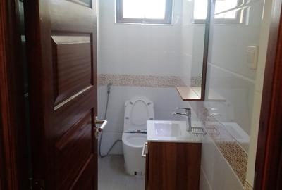 1 Bed Apartment with En Suite at Dennis Pritt