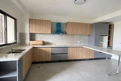 Serviced 3 Bed Apartment with En Suite at Kileleshwa