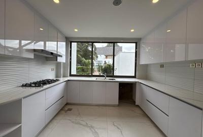 4 Bed Villa with En Suite in Karen