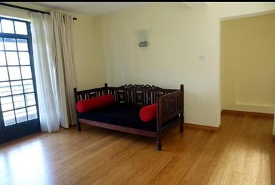 5 Bed Townhouse with En Suite in Karen