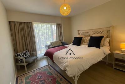 Serviced 2 Bed Apartment with En Suite in Riverside