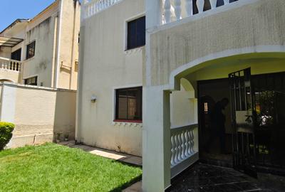 4 Bed Townhouse with En Suite at Lavington Green - 2