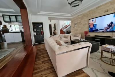 5 Bed Villa with En Suite at Lavington - 4