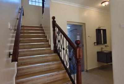 4 Bed House with En Suite in Karen - 3