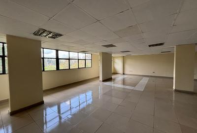 2,100 ft² Office with Fibre Internet in Lavington