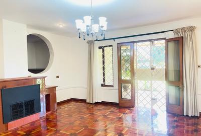 5 Bed Villa with En Suite in Runda - 4