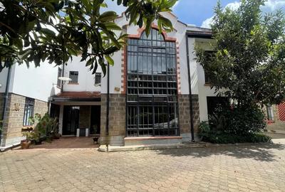 5 Bed Townhouse with En Suite at Lavington Green - 3