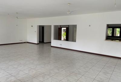 3 Bed Townhouse with En Suite in Nyali Area