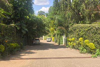 4 Bed Townhouse with En Suite in Brookside - 3