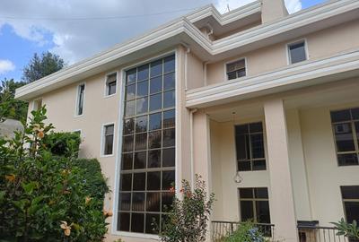 5 Bed Townhouse with En Suite at Kitisuru