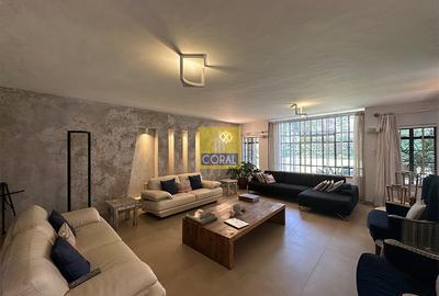 6 Bed Townhouse in Spring Valley