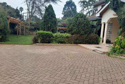 6 Bed House with En Suite in Gigiri