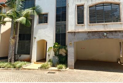 5 Bed Townhouse with En Suite at Lavington