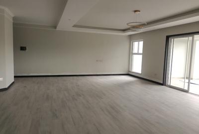 3 Bed Apartment with En Suite in Riverside