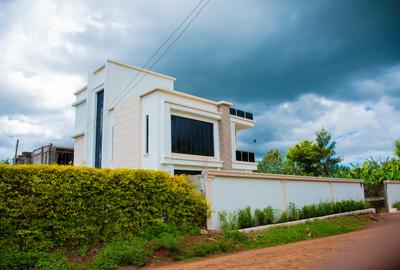 5 Bed House with En Suite in Eastern ByPass - 2