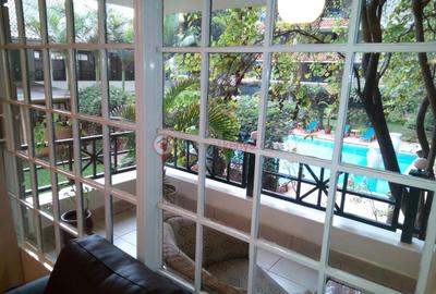 Serviced 1 Bed Apartment with Swimming Pool in Rhapta Road - 4