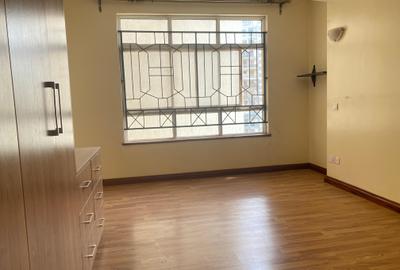 4 Bed Apartment with En Suite at Parklands - 2