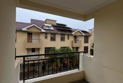 5 Bed Townhouse with En Suite in Lavington - 2