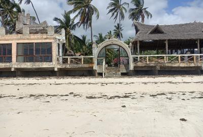 10 Bed Villa with En Suite at Central - 2