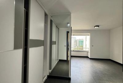 3 Bed Apartment with En Suite in Riverside - 4
