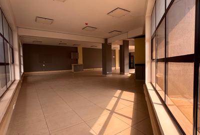 1,484 ft² Commercial Property with Service Charge Included in Westlands Area - 4