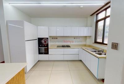 3 Bed Apartment with En Suite in Parklands - 2