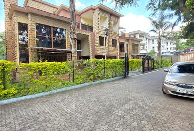5 Bed Townhouse with En Suite at Lavington Green - 3