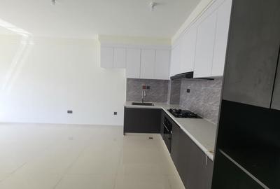 1 Bed Apartment with En Suite at Westlands Road - 4