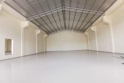 9,998 ft² Warehouse with Backup Generator in Industrial Area - 2