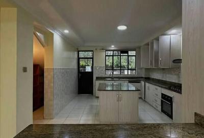 4 Bed House with En Suite in Runda - 3