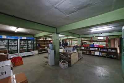 37,500 ft² Warehouse with Backup Generator at Lusaka Rd