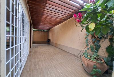 2 Bed Townhouse with En Suite at Off Redhill Dr