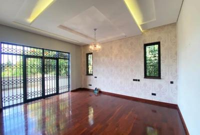 5 Bed House with En Suite in Runda - 3