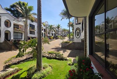 4 Bed Apartment with En Suite at Brookside - 2