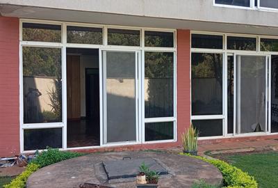 5 Bed Townhouse with En Suite in Lavington - 3