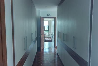 4 Bed Apartment with En Suite in Riverside