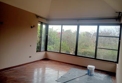 4 Bed House with En Suite at Almasi