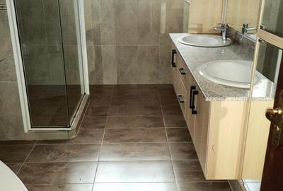 5 Bed Townhouse with En Suite at Shanzu Road