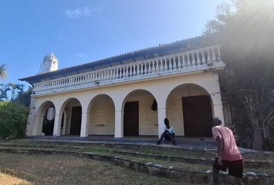 5 Bed Villa with En Suite at Nyali