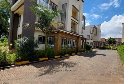 5 Bed House with En Suite in Lavington