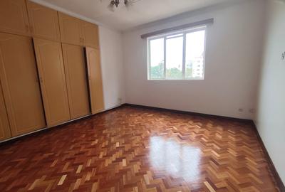 3 Bed Apartment with En Suite in Westlands Area - 4