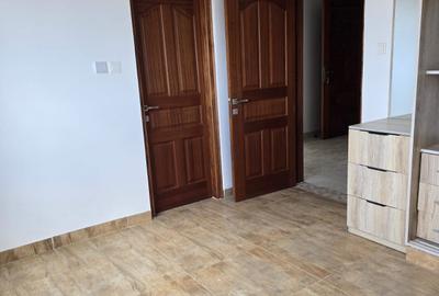 3 Bed Apartment with En Suite in General Mathenge