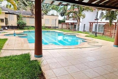 5 Bed House with En Suite at Nyari