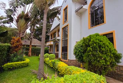 4 Bed Townhouse with En Suite at Mugumomo Road - 3